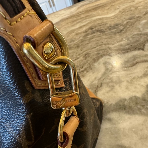 SOLD💗Louis Vuitton Retiro GM 💗 - Picture 4 of 11